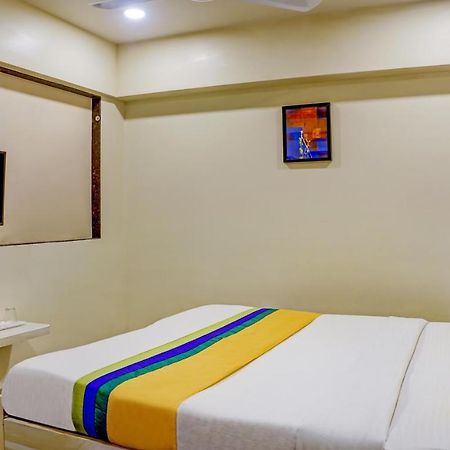 Treebo Trip Meadow Inn Мумбаї Екстер'єр фото
