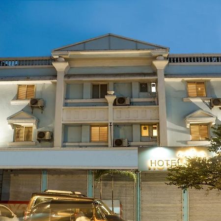 Treebo Trip Meadow Inn Мумбаї Екстер'єр фото