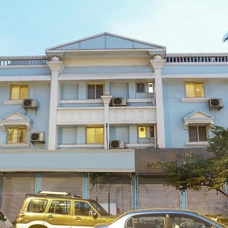 Treebo Trip Meadow Inn Мумбаї Екстер'єр фото