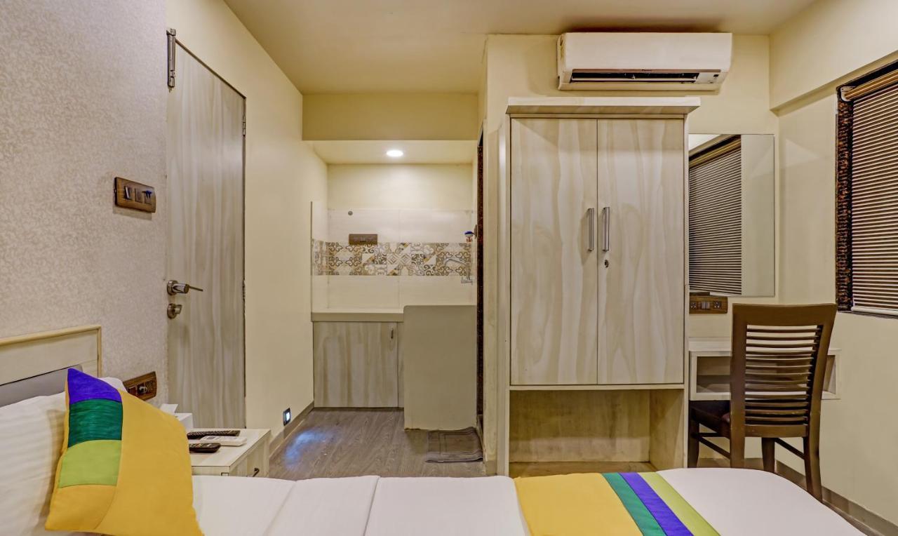 Treebo Trip Meadow Inn Мумбаї Екстер'єр фото